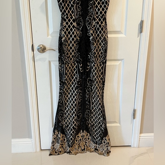 COPY - Banjul dress, body suit under with see through portions - Picture 6 of 8